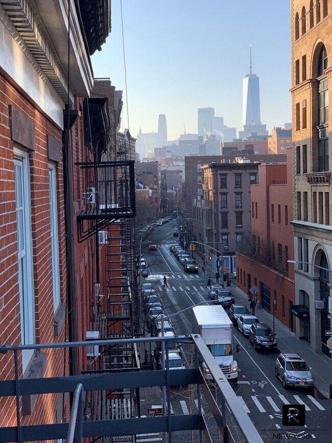 Building Photo - 815 Greenwich Street