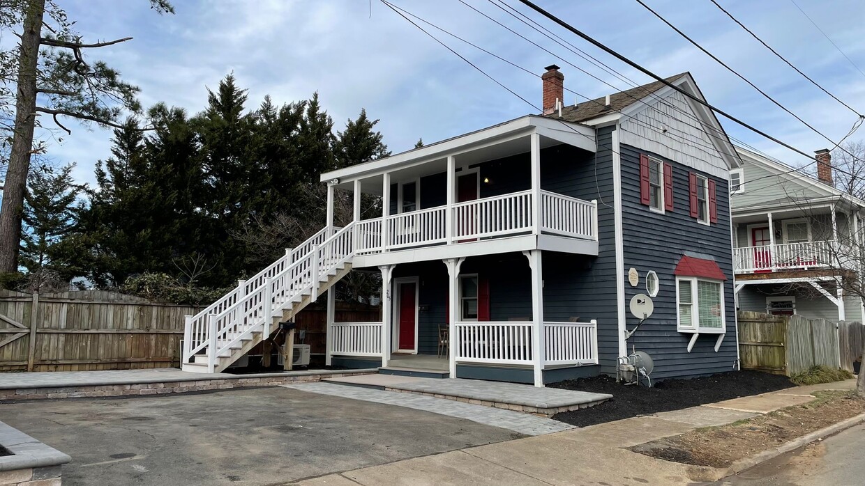 Foto principal - 1 bedroom unit in Downtown Fredericksburg