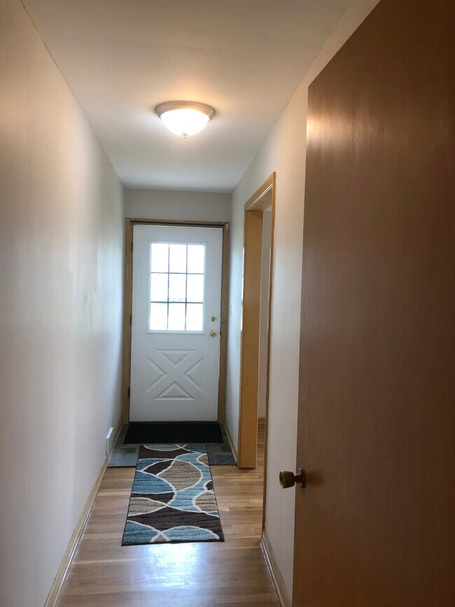 Building Photo - 7435 Winding Way