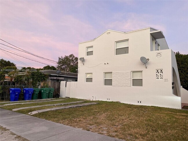 Foto del edificio - 2833 SW 38th Ave