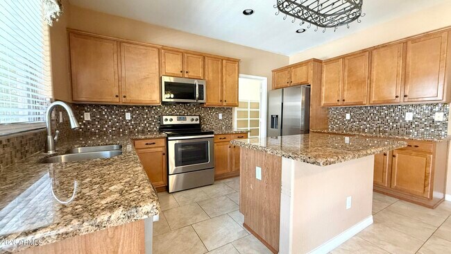 Foto del edificio - 2714 E Birchwood Pl