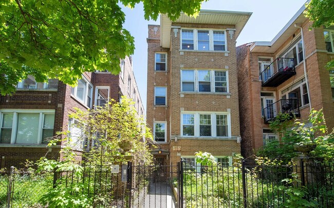 Foto del edificio - 4825 N Sawyer Ave