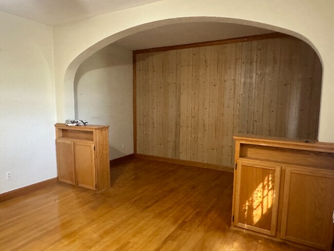 Foto del edificio - 1113 E Division St