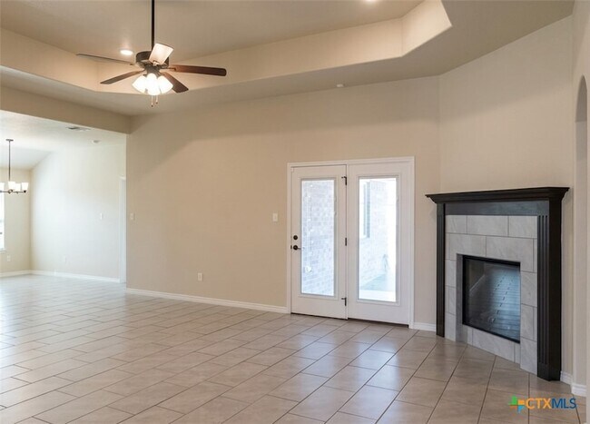 Foto del edificio - 2509 Meadow Lark Dr