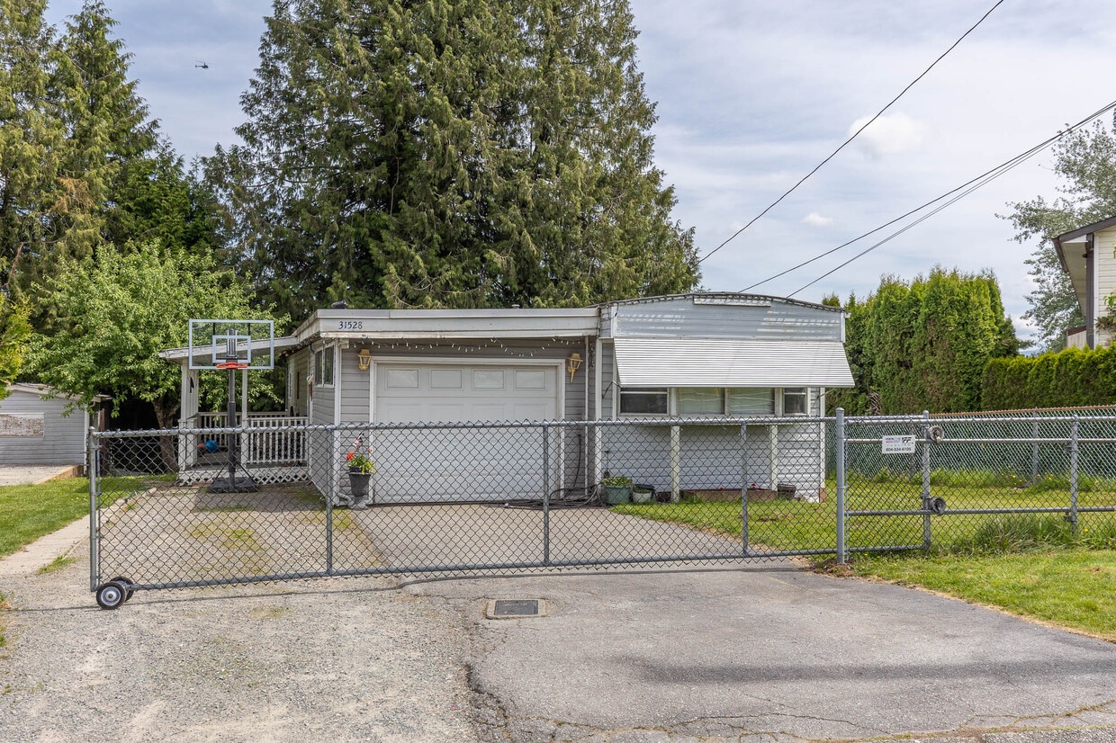 Primary Photo - 31528 Monarch Ct