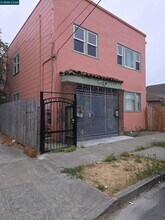 Building Photo - 548 19th St