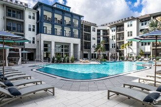Building Photo - Hadley
