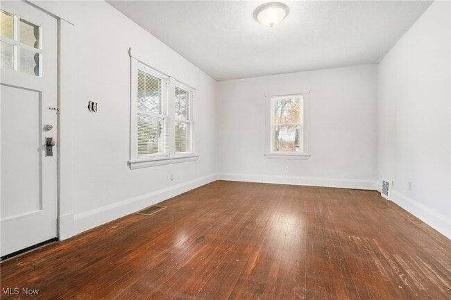 Building Photo - 12 Bouquet Ave