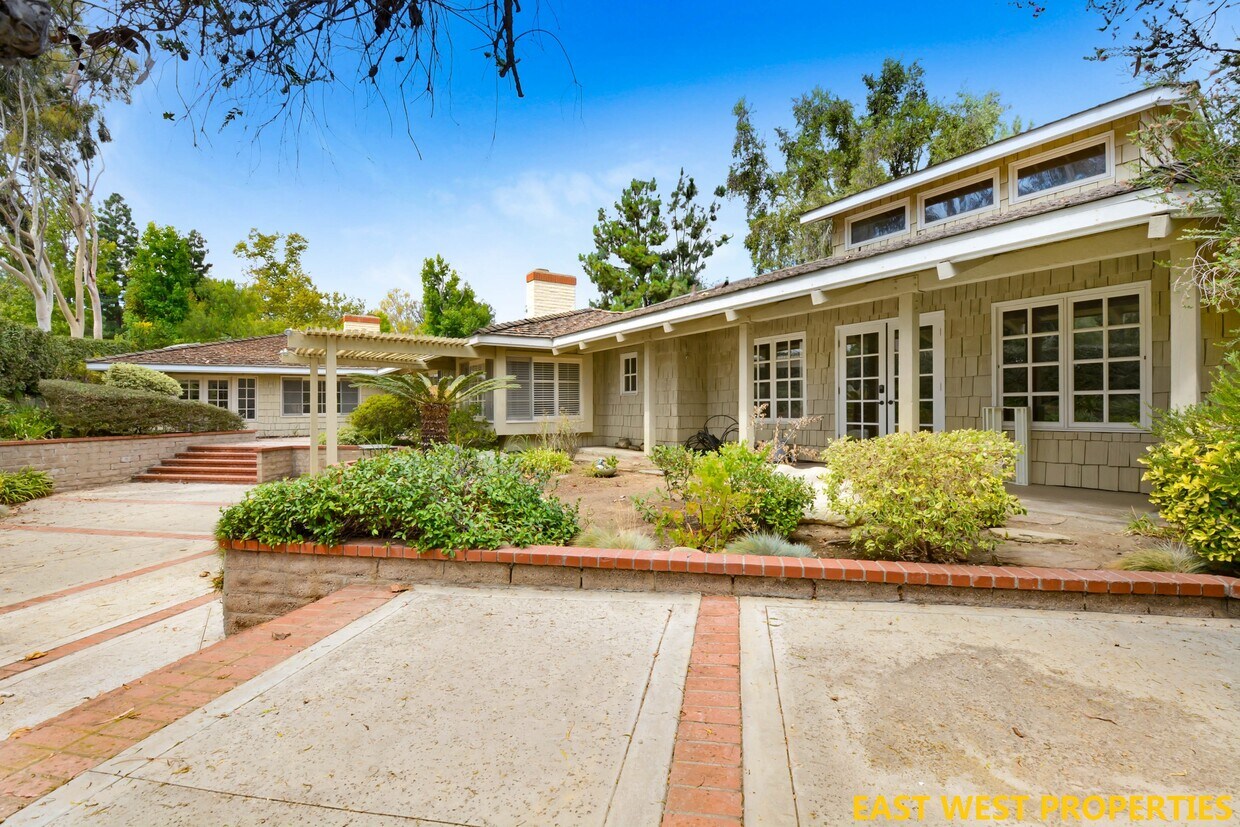 Foto principal - 10981 Lake Ct