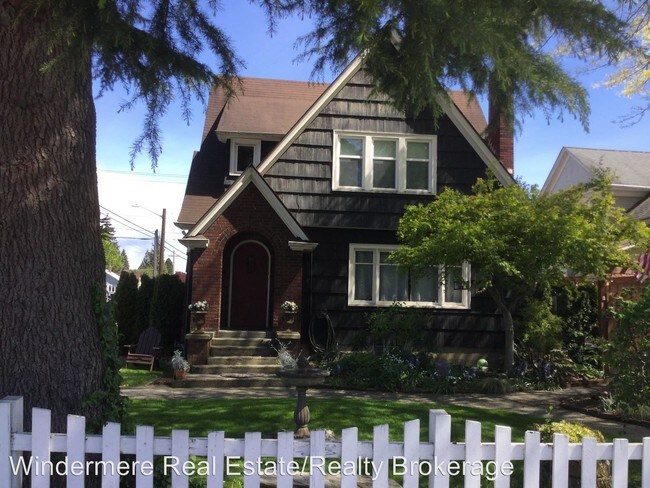Building Photo - Studio, 1 bath House - 1901 Rucker Ave #B