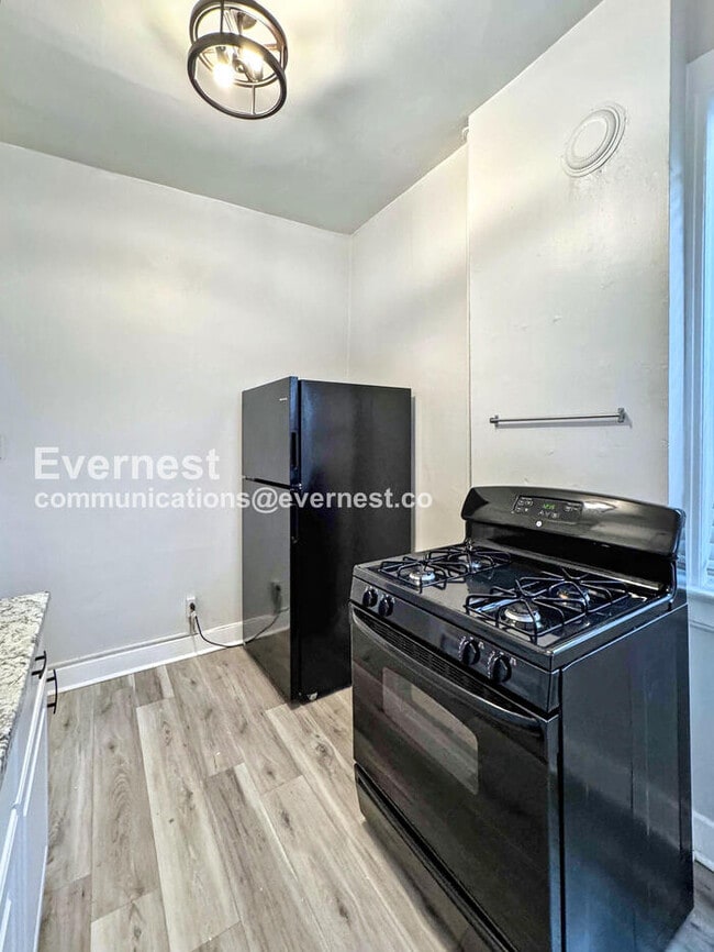 Foto del edificio - 1147 N Marion St