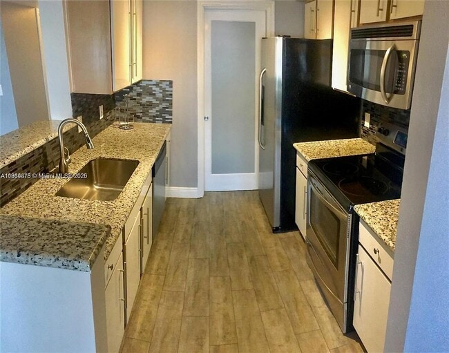 Foto del edificio - 2445 NW 33rd St