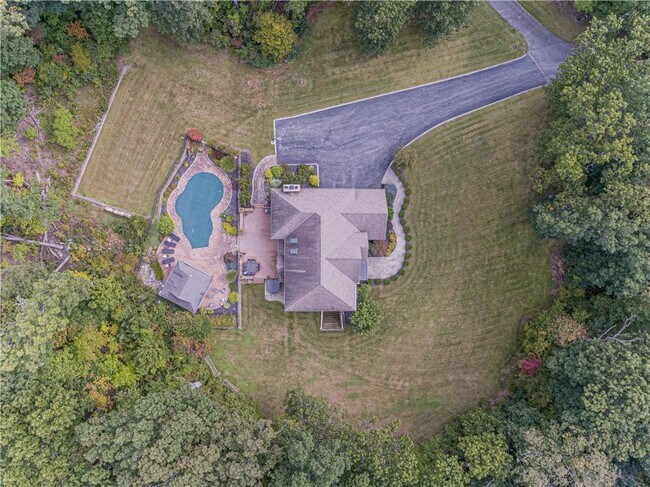 Foto del edificio - 45 Whitetail Rd