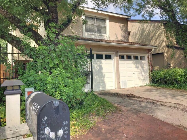 Building Photo - 4507 Terrace Manor Dr