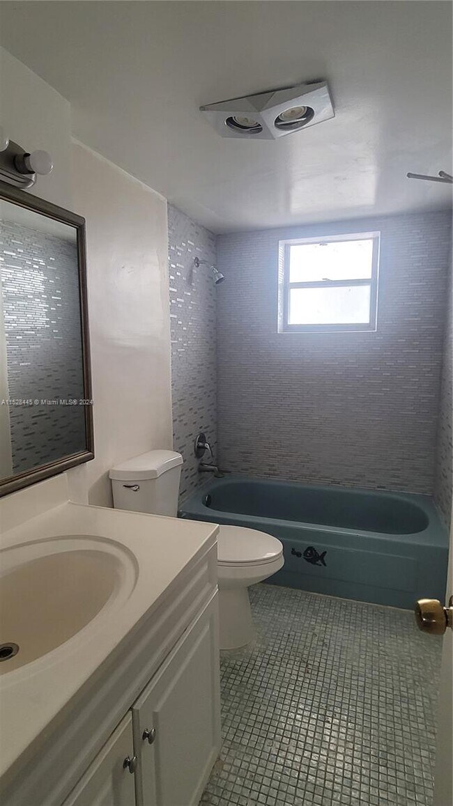 Foto del edificio - 2790 NE 201st Terrace
