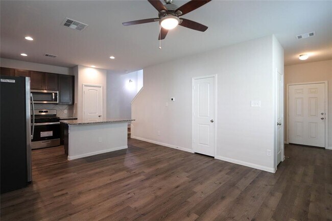 Building Photo - 22111 Imperial Bend Dr