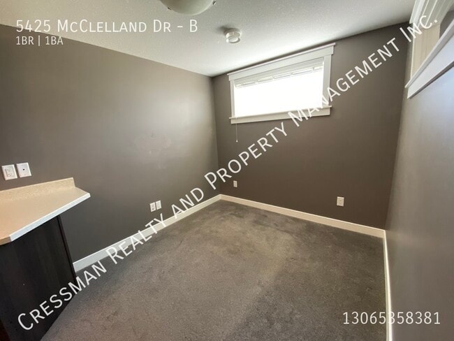 Building Photo - 1 Bed, 1 bath BASEMENT SUITE available for...