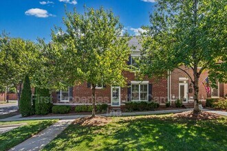 Building Photo - 706 Kingsley Way