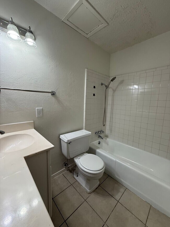 Building Photo - For Rent – 1 Bedroom, 1 Bath Apartment in McGregor, TX