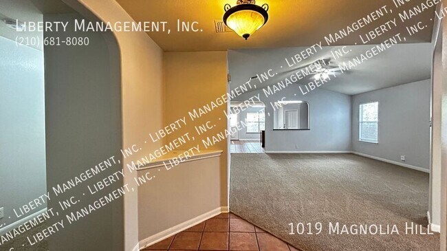 Building Photo - 1019 Magnolia Hill