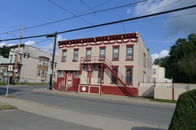 Primary Photo - 1496-1498 3rd St