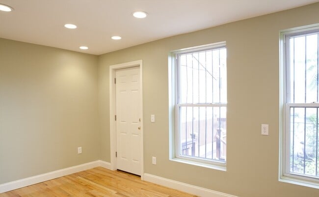 Foto del edificio - 4 Kearsarge Ave