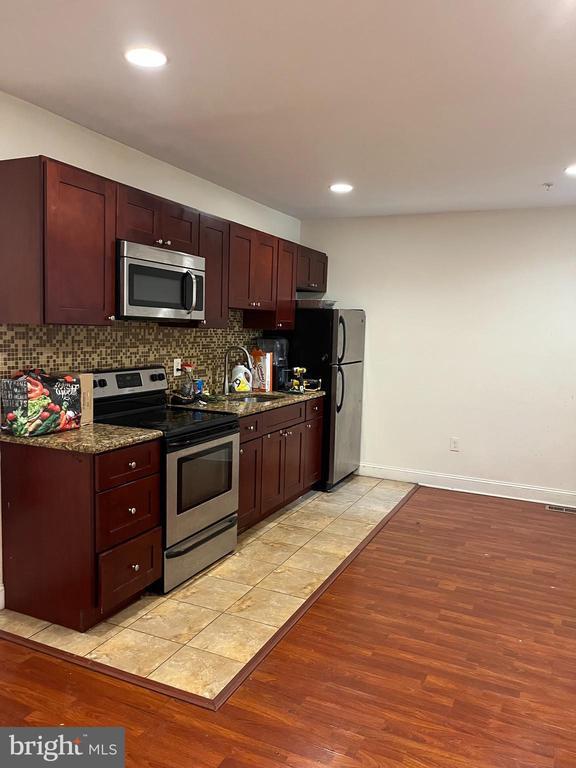 Foto del edificio - 1933 Cecil B. Moore Ave