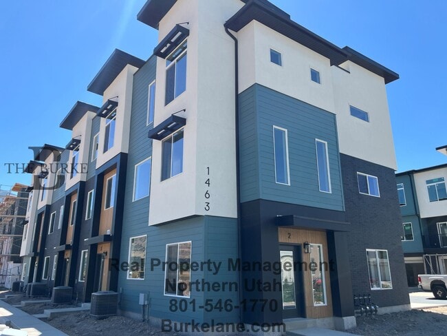 Foto del edificio - Burke Lane townhomes