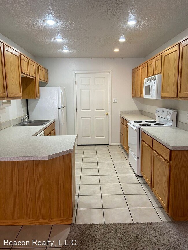 Foto del edificio - 2 br, 2 bath House - 700 W 17th Ln 1