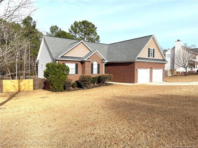 Foto del edificio - 352 Old Field Loop