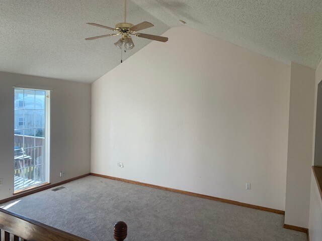Building Photo - 925 Swallow Cir