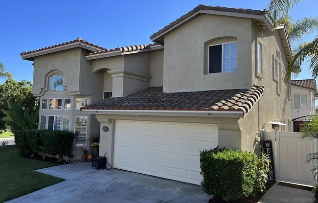 Building Photo - Spacious 5 Bedroom/3 Bath 2 Story Home in ...