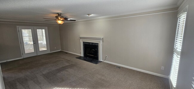 Building Photo - Beautiful, Hard to Find 4br/2.5ba in Cary! Available Now!