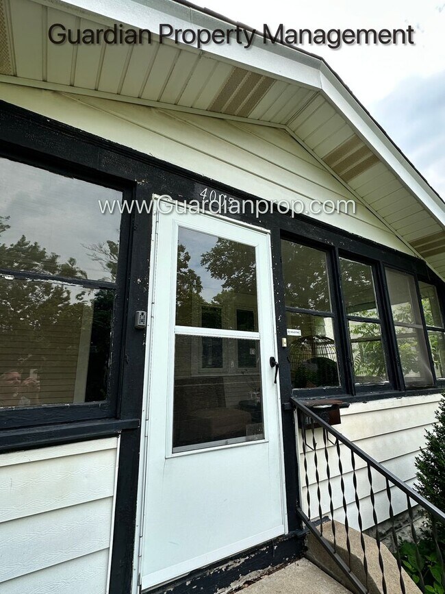 Building Photo - South Minneapolis Single Family Home, Fenc...