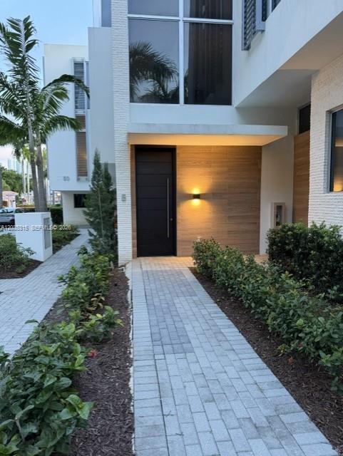 Foto del edificio - 3750 Yacht Club Dr