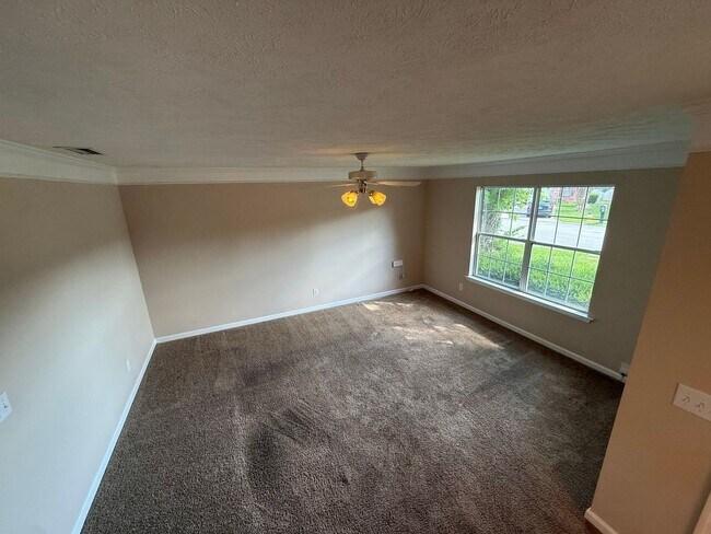 Foto del edificio - Convenient Murfreesboro Living – 3 Bed, 2 Bath with 2-Car Garage