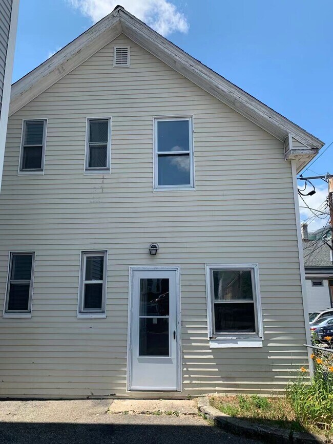 Building Photo - 348 Central St