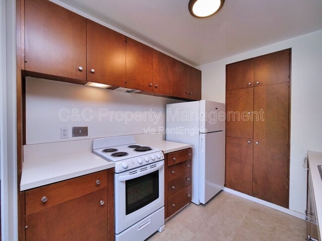 Building Photo - 938 Lea Dr