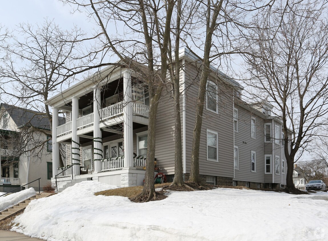 Building Photo - 2214 Emerson Ave S