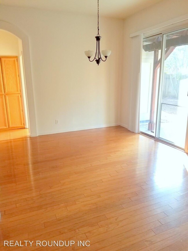 Foto del edificio - 3 br, 2 bath House - 8988 Sierra Nevada Way
