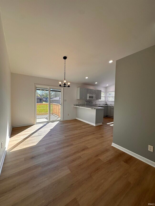 Building Photo - 8477 Countrywood Ct