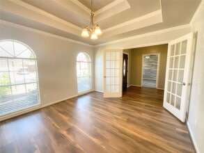 Building Photo - 9509 Dry Springs Dr