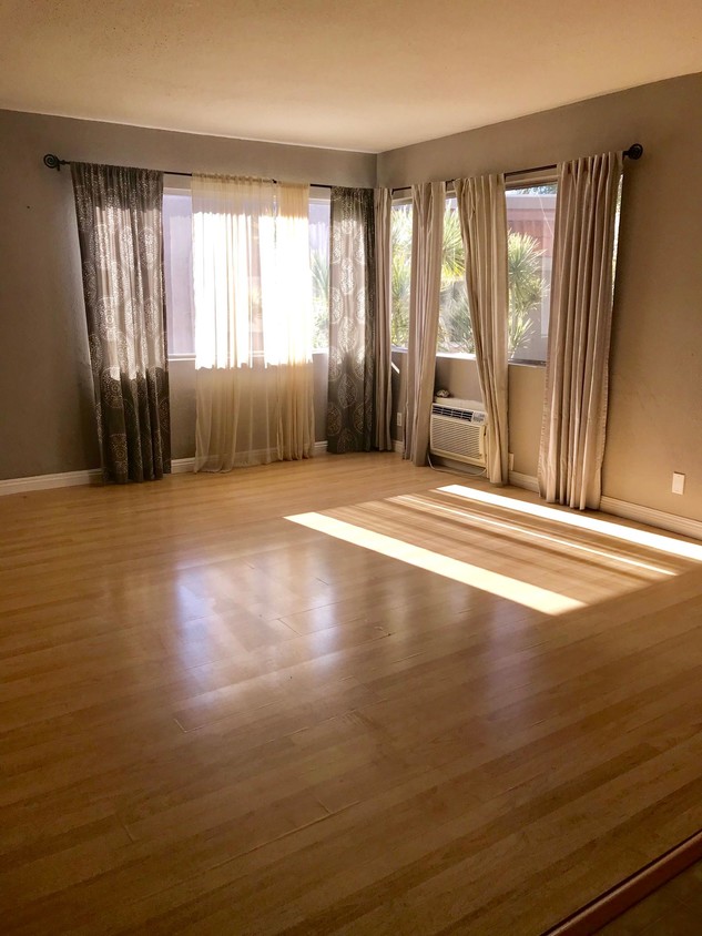 living room - 212 S Kraemer Blvd