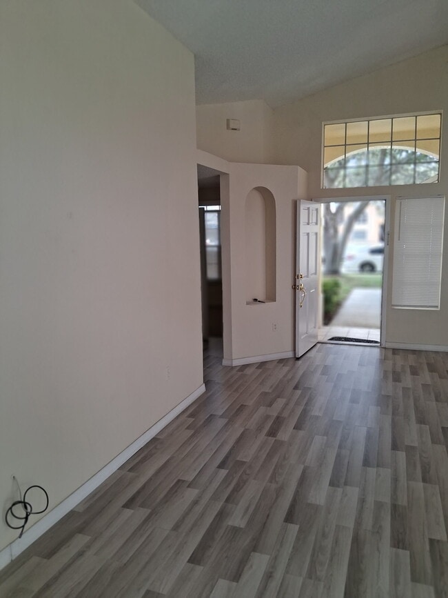 Foto del edificio - 2563 Davenport Cir