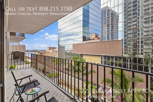 Photo - 225 Queen St House