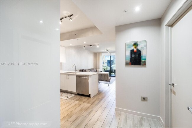 Foto del edificio - 999 SW 1st Ave