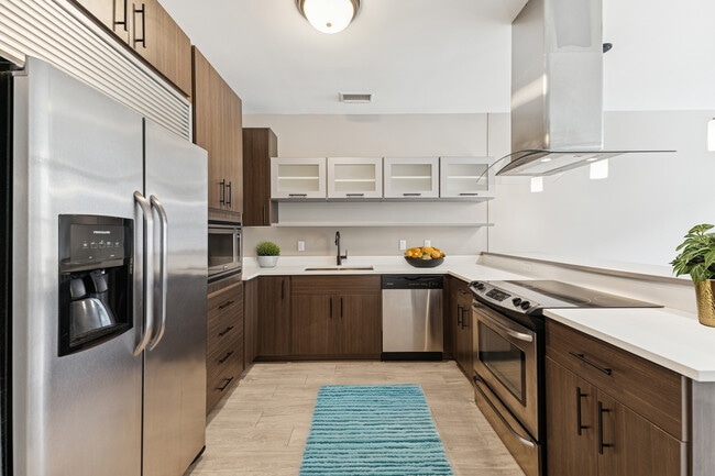 Building Photo - Crocker Park Living