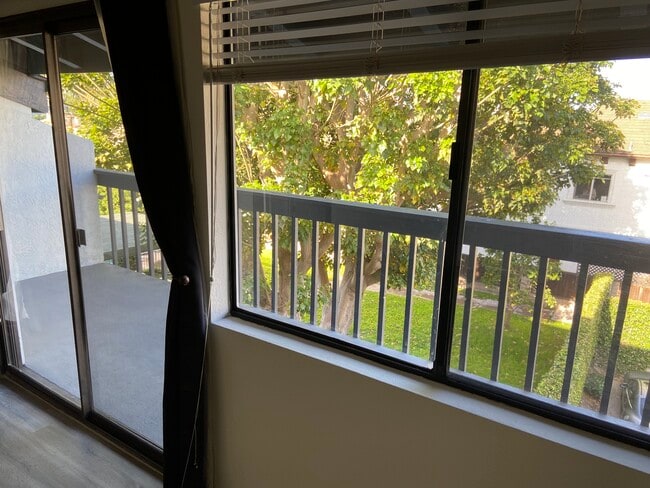 Foto del edificio - 2117 Carnegie Ln