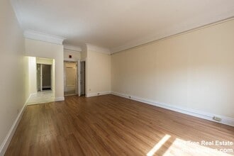Building Photo - 62 Boylston St