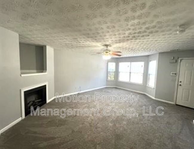 Foto del edificio - 5556 Pineridge Ct